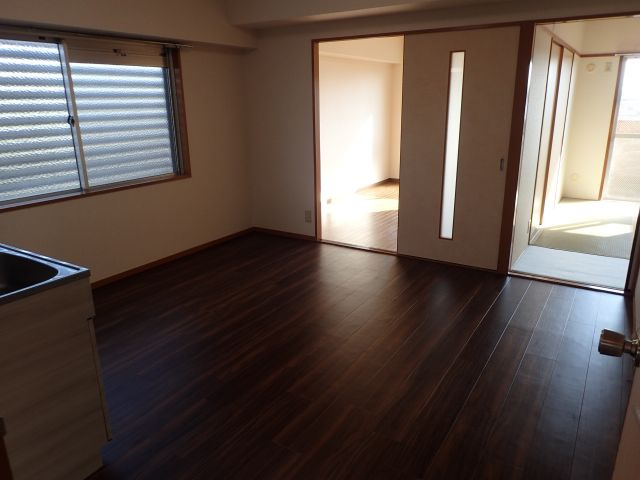 第二新海マンションの居間・リビング
