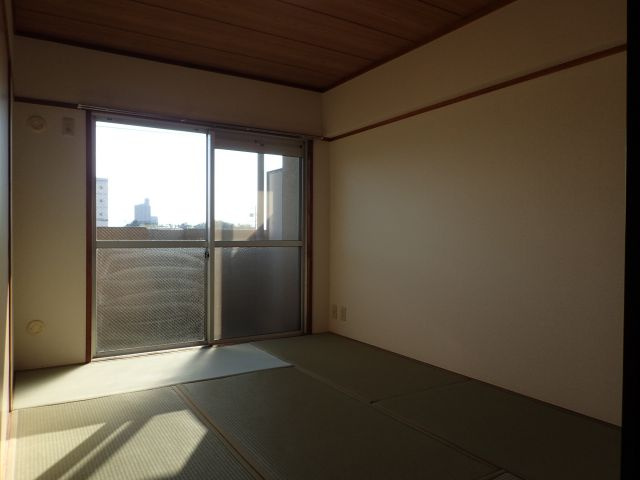 第二新海マンションの和室
