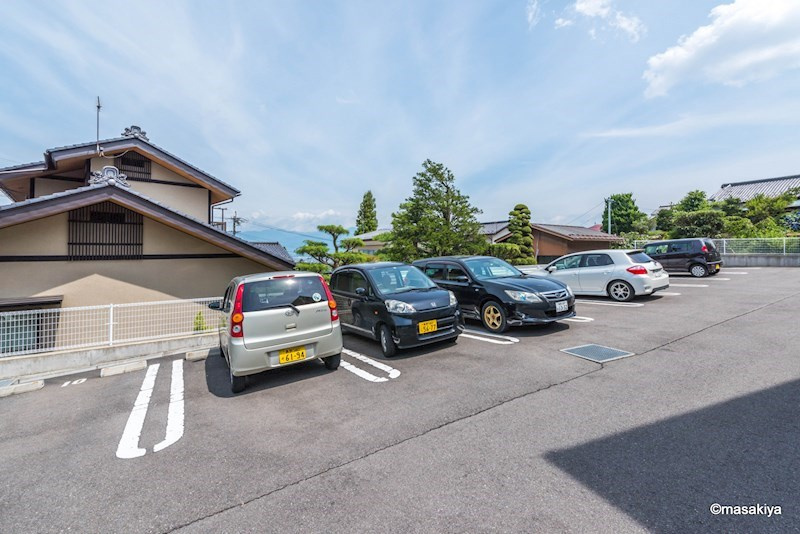 ヒルブローテの駐車場|駐車場