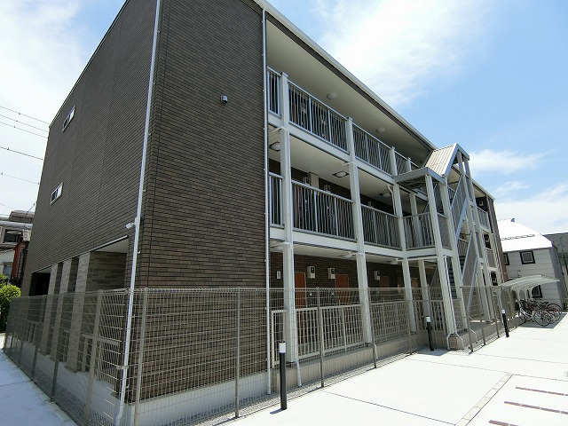 フォンターナ・ソーレの外観