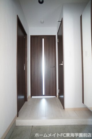 熊本市中央区新屋敷２丁目の賃貸マンションの玄関