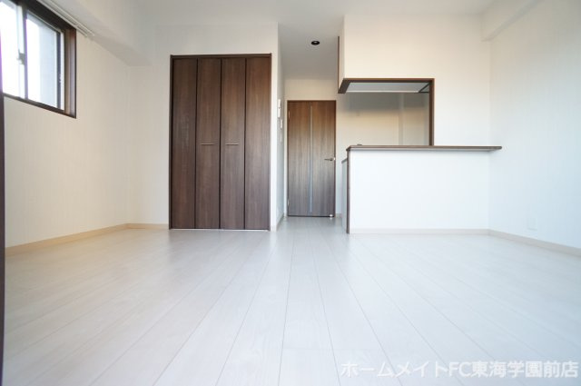 熊本市中央区新屋敷２丁目の賃貸マンションの居間・リビング