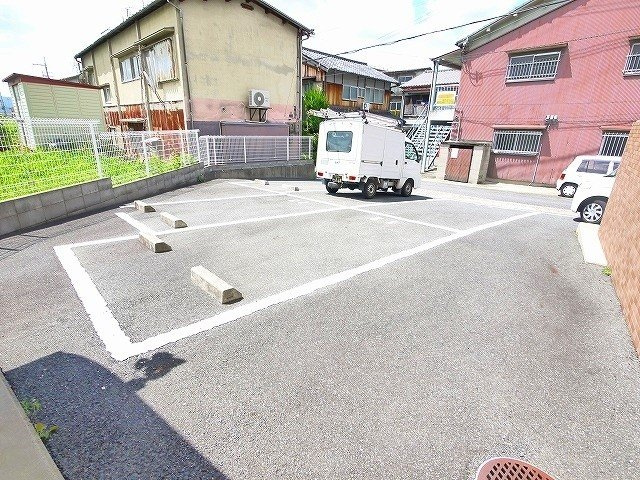 ルミエールヨシダの駐車場|駐車場完備です