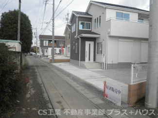 【前面道路含む現地写真】 | 前面道路含む現地写真です