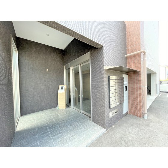 熊本市中央区京町２丁目の賃貸マンションのエントランス