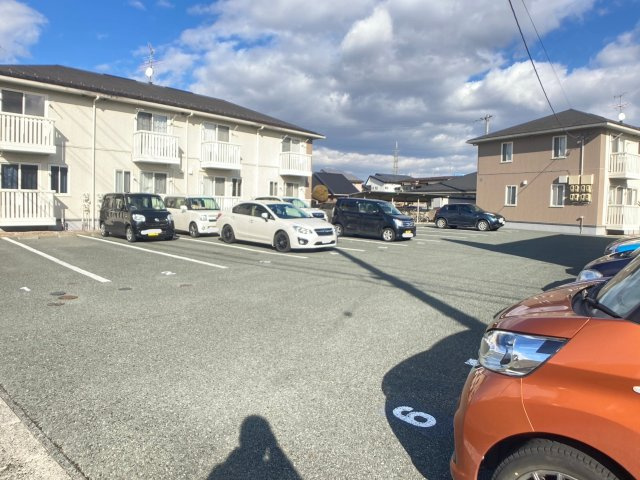 ブランシュールＡの駐車場