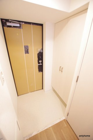 エスリード難波ザ・ゲート　仲介手数料無料の玄関