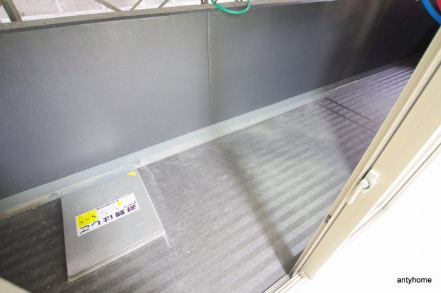 セオリー夕陽丘DOOR　仲介手数料無料のバルコニー
