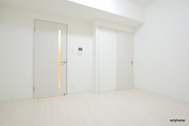 セオリー夕陽丘DOOR　仲介手数料無料の居間・リビング