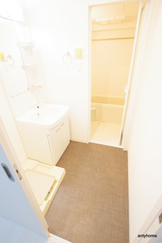 セオリー夕陽丘DOOR　仲介手数料無料の洗面所