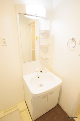セオリー夕陽丘DOOR　仲介手数料無料の洗面所