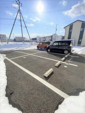 ブロムストラⅡの駐車場