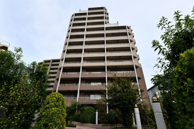 【外観】 | 【千里中央駅まで徒歩８分♪室内すごくきれいです！】千里中央レジデンス | こちらの物件は、いつでもご内覧が可能です。お客さまのご都合良い日程を、お気軽にお問合せくださいませ。