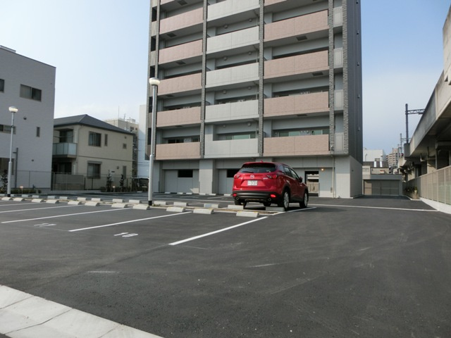 大阪市淀川区新高３丁目の賃貸マンションの駐車場
