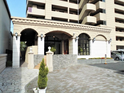 【エントランス】 | メロディーハイムグランセーヌ | ヨーロッパ調の趣のファサード