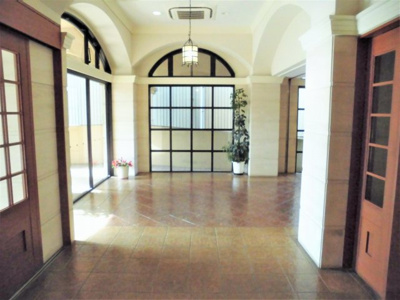 【エントランス】 | メロディーハイムグランセーヌ | エレガントな雰囲気のエントランスロビー