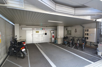 【駐車場】