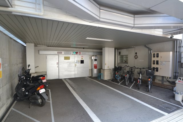 【駐車場】 | シンワビル