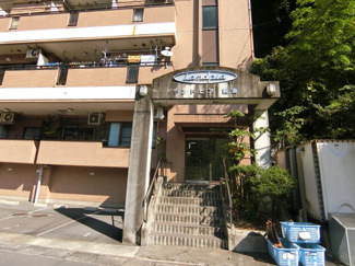 【エントランス】 | 落ち着いたエントランスです