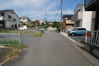 【前面道路含む現地写真】