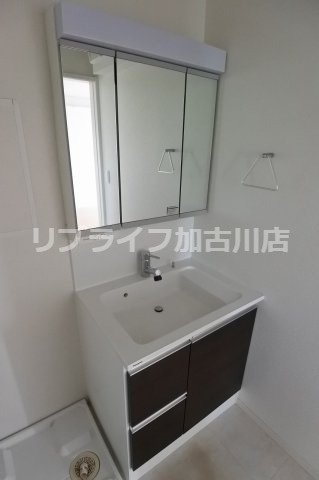 シャルニー・クレールの独立洗面台|写真は101