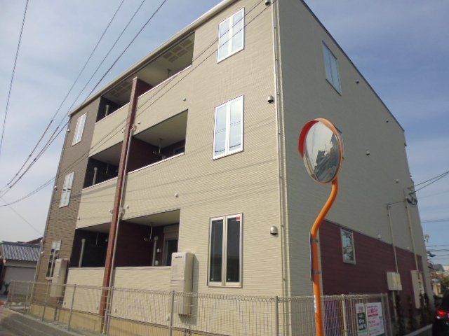 総社市中央６丁目のアパートの外観