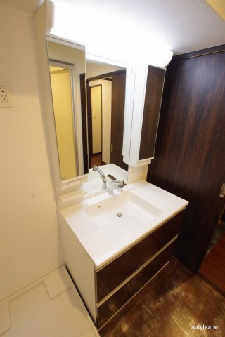 プレジオ本町　仲介手数料無料の洗面所