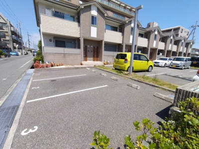 【駐車場】 | サンパレス魚住