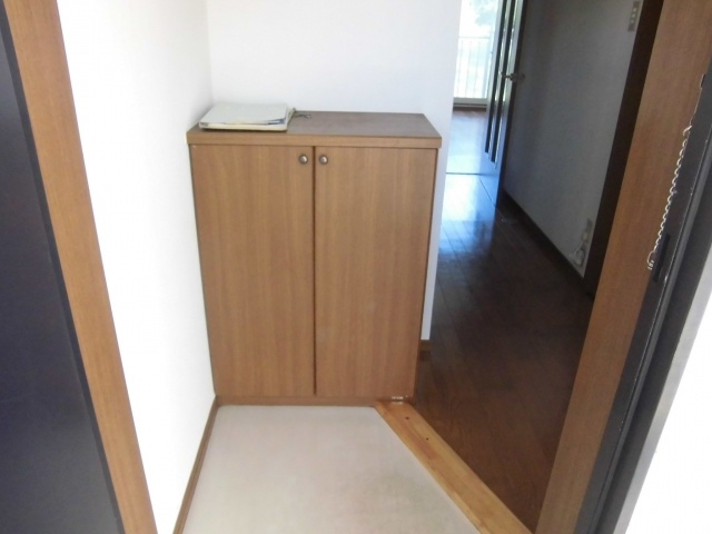 ジュネスルーセントの玄関