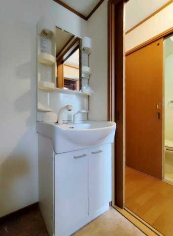 ガーデンプレイスB棟の独立洗面台