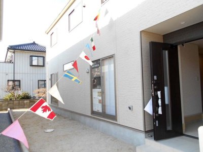 【外観】 | 新築　加須市　花崎2丁目　全4棟　4号棟　 | 外観です。・花崎駅徒歩10分・駐車場２台・南向き・４ＳLDKとｲﾝﾅｰﾊﾞﾙｺﾆｰ・花崎北小・加須東中・駅徒歩10分電車通勤。新型コロナの影響につき、お電話下さい。