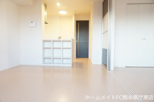 上益城郡益城町大字広崎のアパートの居間・リビング