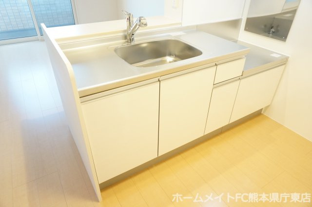 上益城郡益城町大字広崎のアパートのキッチン