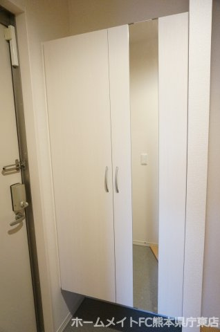 上益城郡益城町大字広崎のアパートの玄関