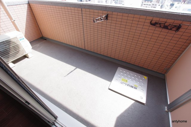 グランカーサ難波元町　仲介手数料無料のバルコニー