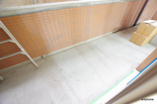 グランカーサ難波元町　仲介手数料無料のバルコニー