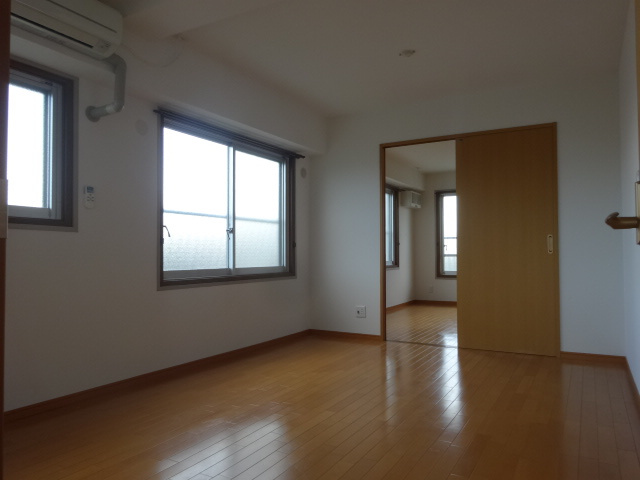 第一中村マンションの居間・リビング