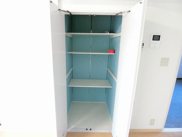昭島つつじが丘ハイツ3号棟の収納