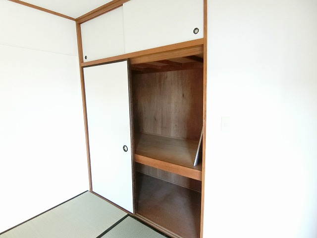昭島つつじが丘ハイツ3号棟の収納