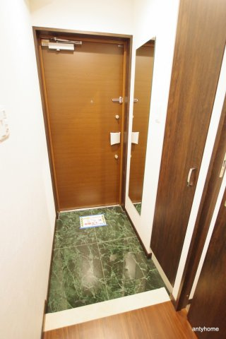 B-PROUD天満橋　仲介手数料無料の玄関