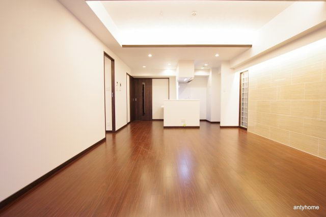 B-PROUD天満橋　仲介手数料無料の居間・リビング