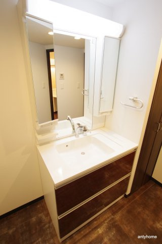 B-PROUD天満橋　仲介手数料無料の洗面所