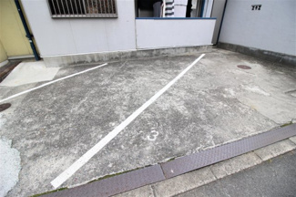 【駐車場】