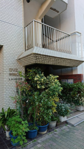 ロリエ市ヶ谷ビルの外観