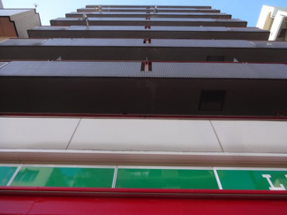 【外観】 | グランシャリオ根岸　鶯谷駅から徒歩３分の好立地！１階がローソン１００で買い物も便利！SRC造の外観タイル張りマンション！オートロック付のためセキュリティー面も安心です！尾竹橋通り沿いで夜道も安心です！