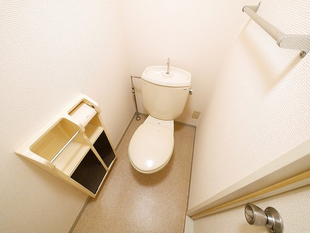 レスポワールⅠ（五条）のトイレ|落ち着いた色調のトイレです