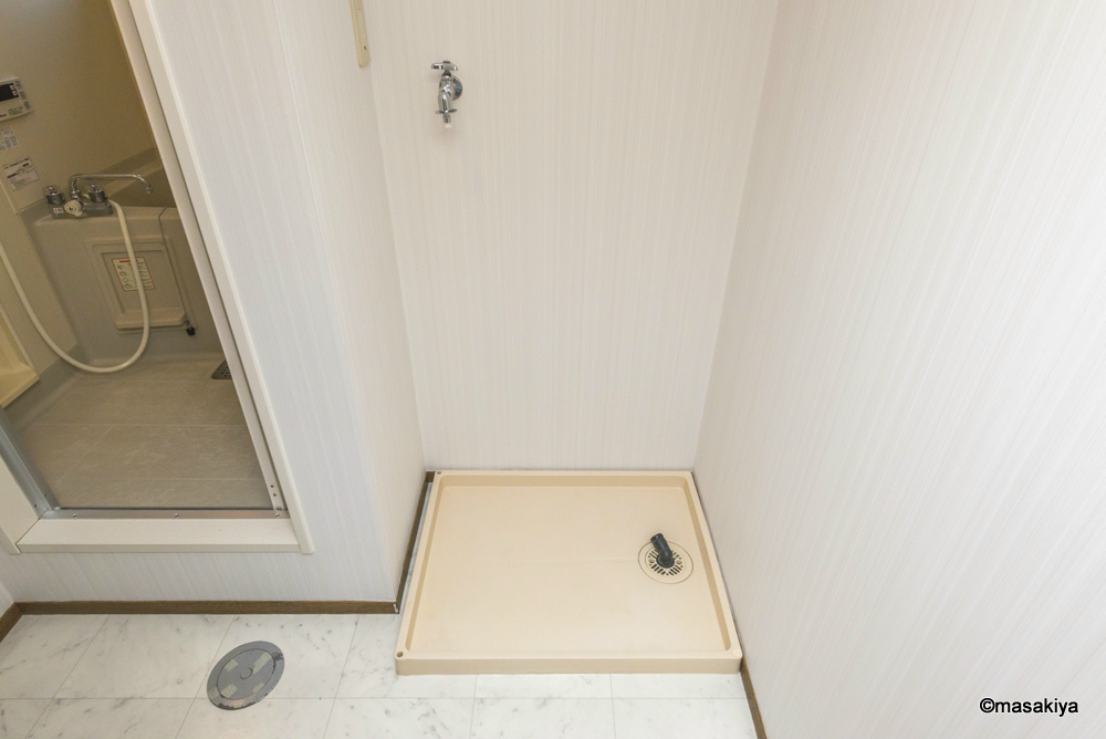 ジョリー若槻の洗面所|室内洗濯機置き場