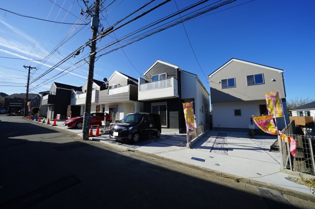 全５棟！！整った街並みのお家が令和２年１月完成♪便利な星川駅から徒歩１１分。全棟カースペース２台♪の外観