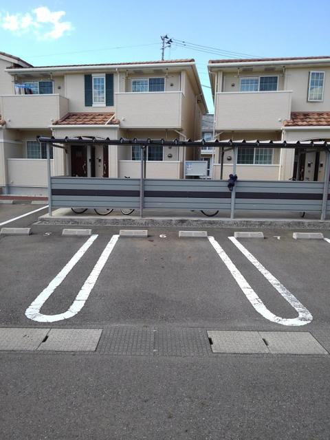 ブライト・スクエア Ｃの駐車場