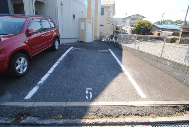 アーバンハイム久留米の駐車場